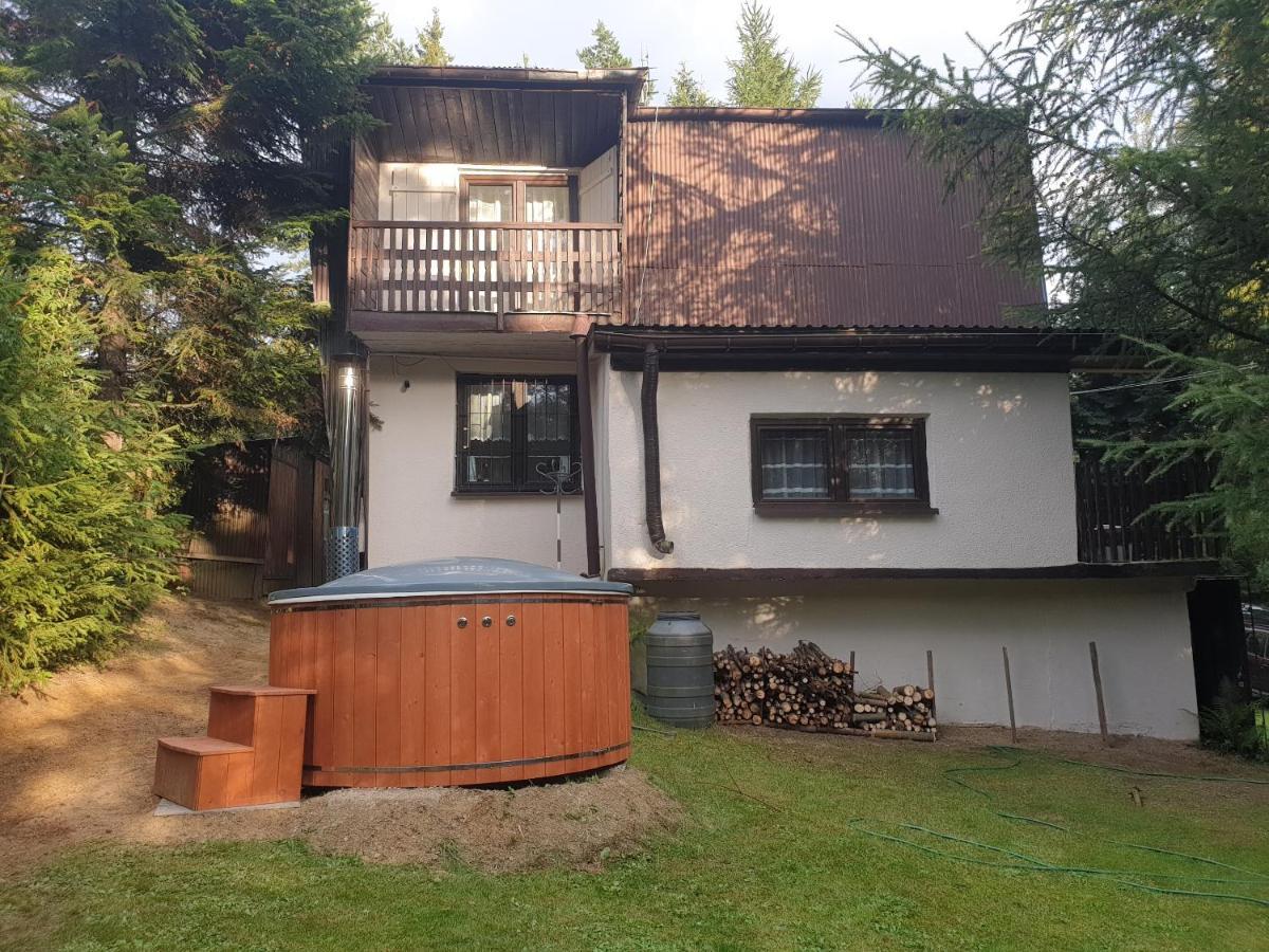 Lesne Zacisze - Dom Z Kominkiem I Balia Jordanow Exterior photo